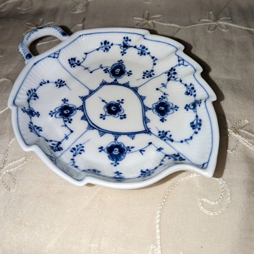 Royal Copenhagen Blue Fluted plain leaf shape dish.